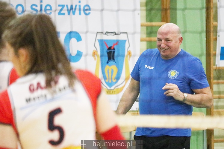 Półfinały Mistrzostw Polski juniorek w siatkówce: Mielec - Łódź