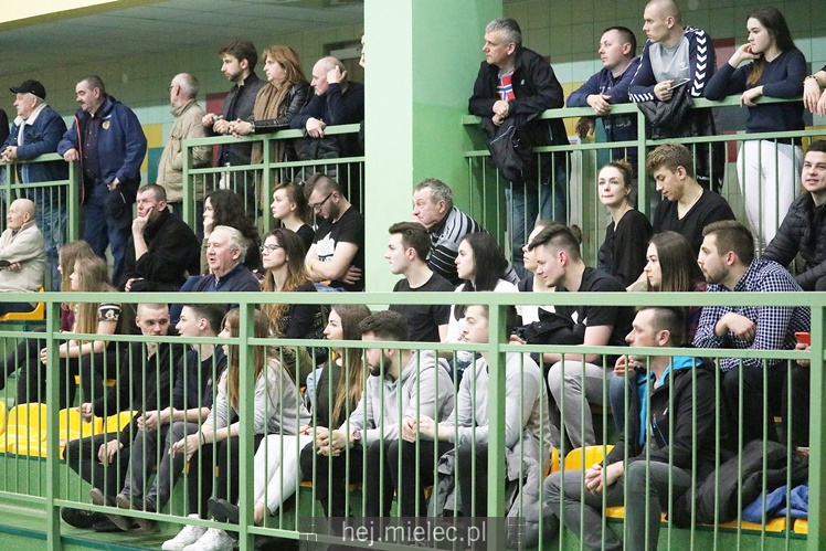 Półfinały Mistrzostw Polski juniorek w siatkówce: Mielec - Łódź