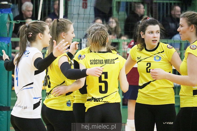 Półfinały Mistrzostw Polski juniorek w siatkówce: Mielec - Dąbrowa