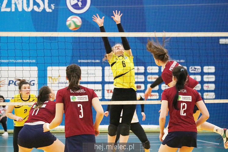 Półfinały Mistrzostw Polski juniorek w siatkówce: Mielec - Dąbrowa