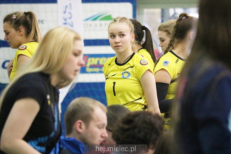 Półfinały Mistrzostw Polski juniorek w siatkówce: Mielec - Dąbrowa