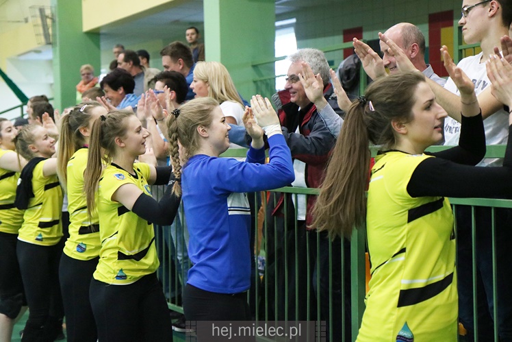 Półfinały Mistrzostw Polski juniorek w siatkówce: Mielec - Dąbrowa