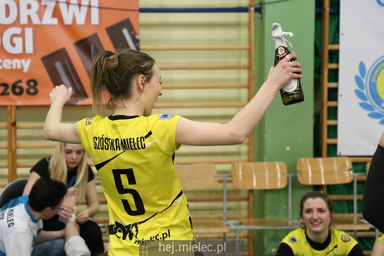 Półfinały Mistrzostw Polski juniorek w siatkówce: Mielec - Dąbrowa