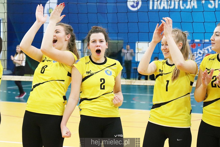 Półfinały Mistrzostw Polski juniorek w siatkówce: Mielec - Dąbrowa