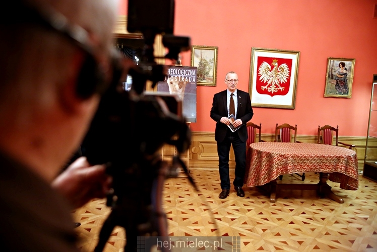 Wernisaż wystawy ?Archeologiczna autostrada? w Pałacyku Oborskich