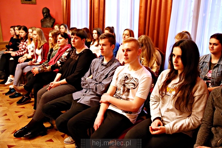 Wernisaż wystawy ?Archeologiczna autostrada? w Pałacyku Oborskich