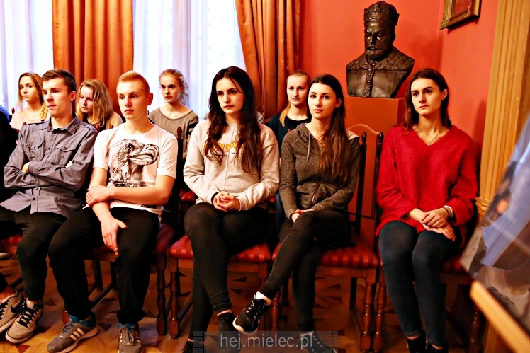 Wernisaż wystawy ?Archeologiczna autostrada? w Pałacyku Oborskich