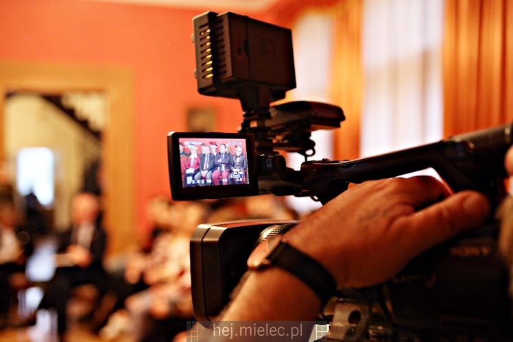 Wernisaż wystawy ?Archeologiczna autostrada? w Pałacyku Oborskich