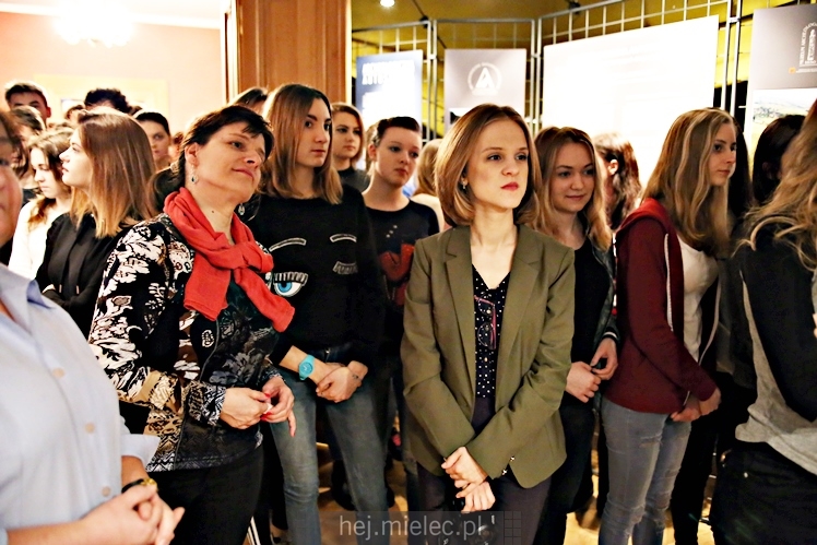 Wernisaż wystawy ?Archeologiczna autostrada? w Pałacyku Oborskich