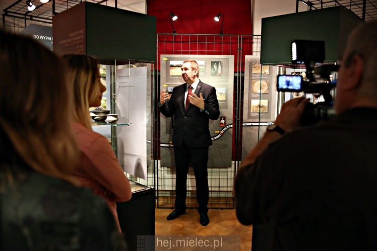 Wernisaż wystawy ?Archeologiczna autostrada? w Pałacyku Oborskich