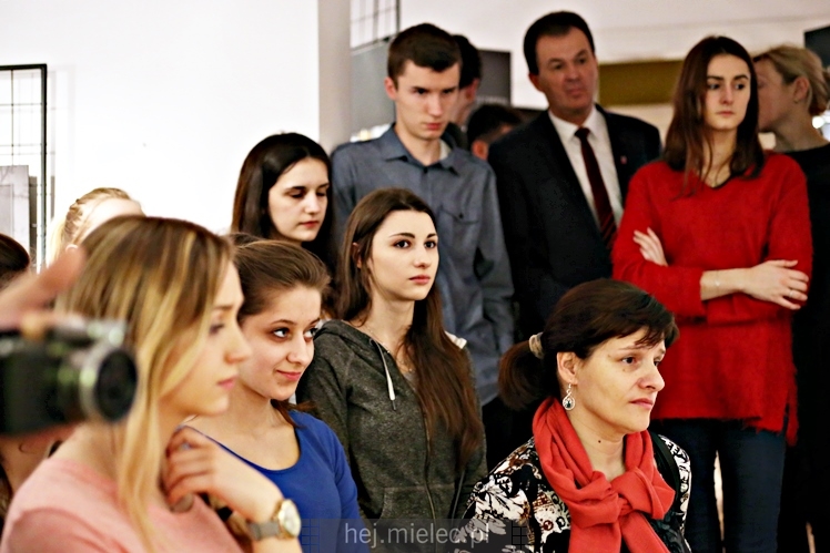 Wernisaż wystawy ?Archeologiczna autostrada? w Pałacyku Oborskich