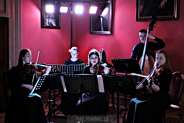 Kwintet fortepianowy Quintmuse z klimatycznym koncertem w Pałacyku Oborskich
