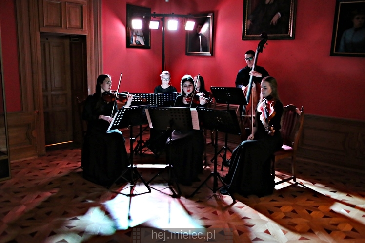 Kwintet fortepianowy Quintmuse z klimatycznym koncertem w Pałacyku Oborskich