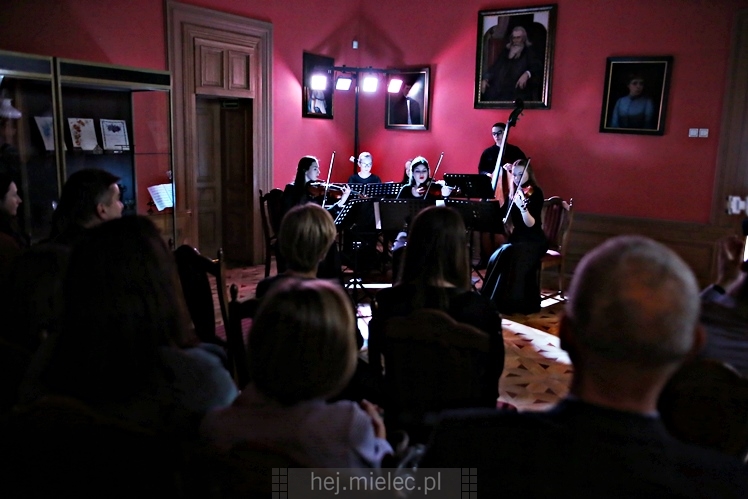 Kwintet fortepianowy Quintmuse z klimatycznym koncertem w Pałacyku Oborskich