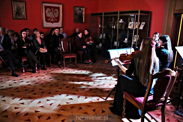 Kwintet fortepianowy Quintmuse z klimatycznym koncertem w Pałacyku Oborskich