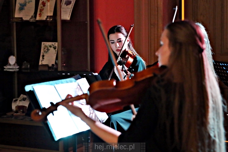 Kwintet fortepianowy Quintmuse z klimatycznym koncertem w Pałacyku Oborskich