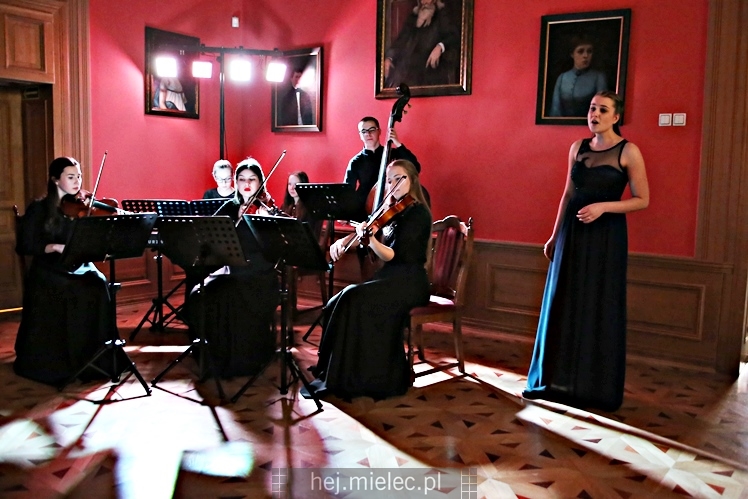 Kwintet fortepianowy Quintmuse z klimatycznym koncertem w Pałacyku Oborskich