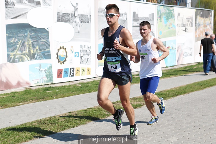 Mielecka Dycha z JOY FITNESS: bieg po ulicy Szafera