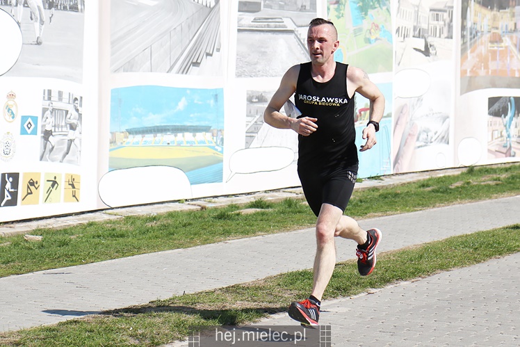 Mielecka Dycha z JOY FITNESS: bieg po ulicy Szafera