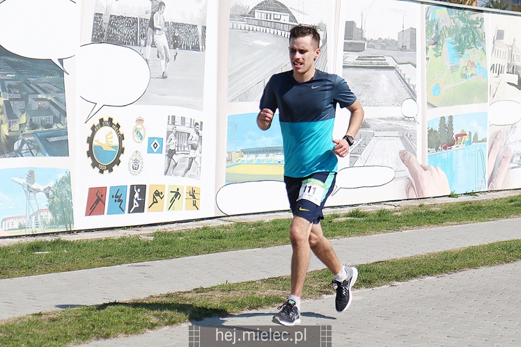 Mielecka Dycha z JOY FITNESS: bieg po ulicy Szafera