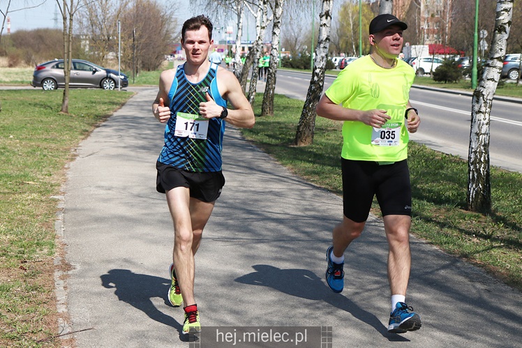 Mielecka Dycha z JOY FITNESS: bieg po ulicy Szafera