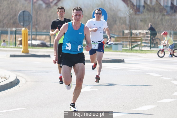 Mielecka Dycha z JOY FITNESS: bieg po ulicy Szafera