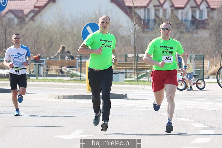 Mielecka Dycha z JOY FITNESS: bieg po ulicy Szafera