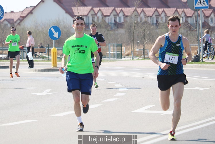 Mielecka Dycha z JOY FITNESS: bieg po ulicy Szafera