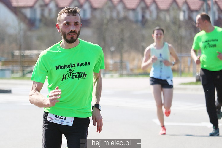 Mielecka Dycha z JOY FITNESS: bieg po ulicy Szafera