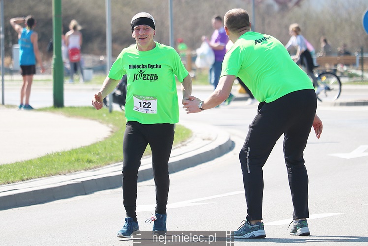 Mielecka Dycha z JOY FITNESS: bieg po ulicy Szafera