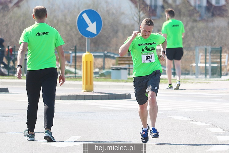 Mielecka Dycha z JOY FITNESS: bieg po ulicy Szafera
