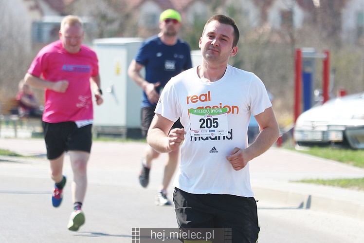 Mielecka Dycha z JOY FITNESS: bieg po ulicy Szafera