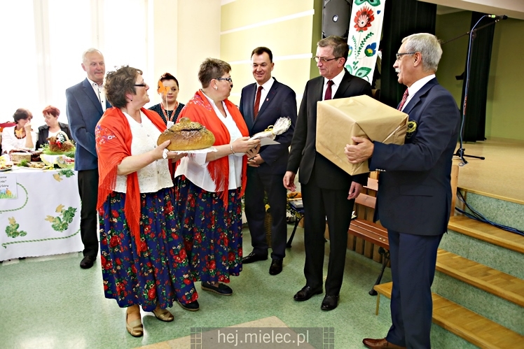 Powiatowy Jarmark Wielkanocny w Borowej