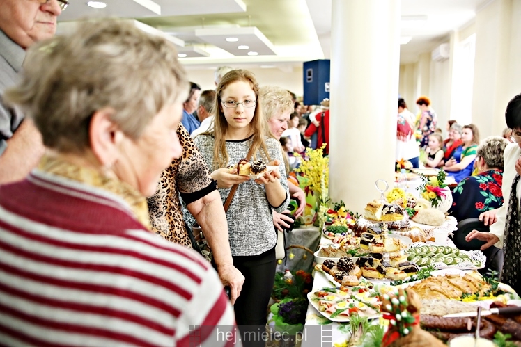 Powiatowy Jarmark Wielkanocny w Borowej