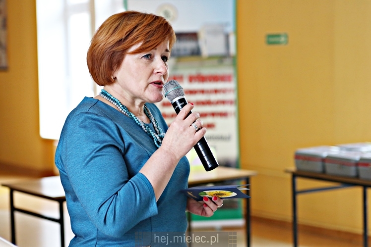 Defibrylatory AED dla szkół i nowy bus dla SOSW