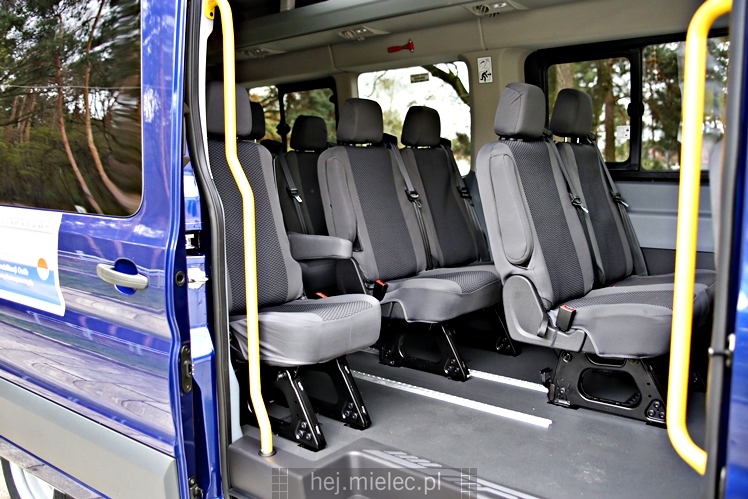 Defibrylatory AED dla szkół i nowy bus dla SOSW