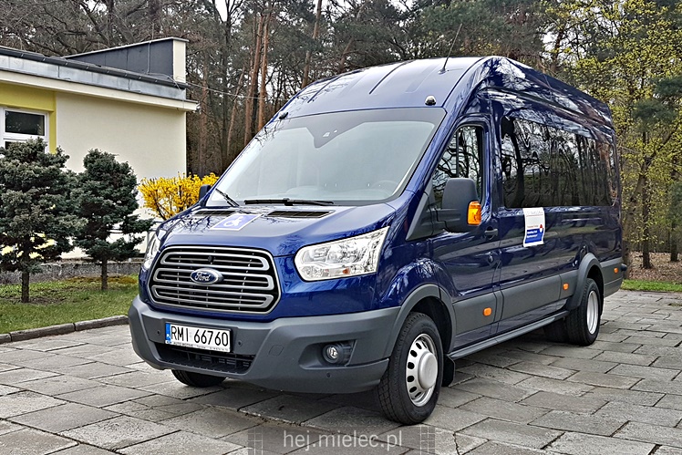 Defibrylatory AED dla szkół i nowy bus dla SOSW