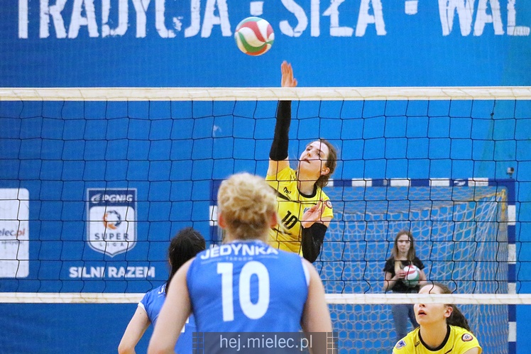 Finał 2. Ligi Siatkarek: Mielec kontra Tarnów