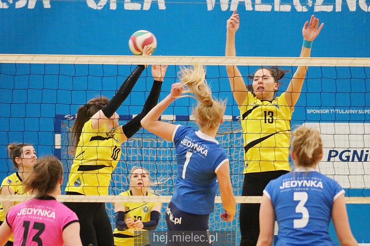 Finał 2. Ligi Siatkarek: Mielec kontra Tarnów