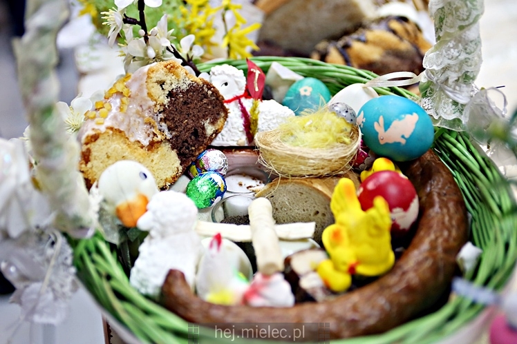 Wielkanoc 2017: Święcenie pokarmów w Domu Ludowym w Złotnikach