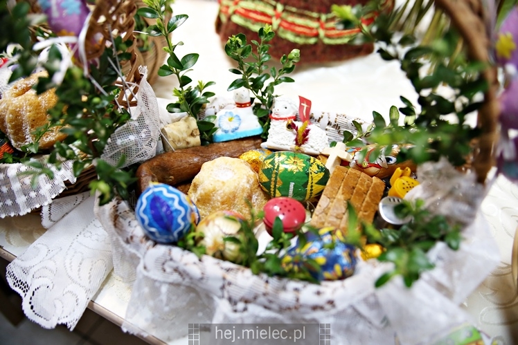 Wielkanoc 2017: Święcenie pokarmów w Domu Ludowym w Złotnikach