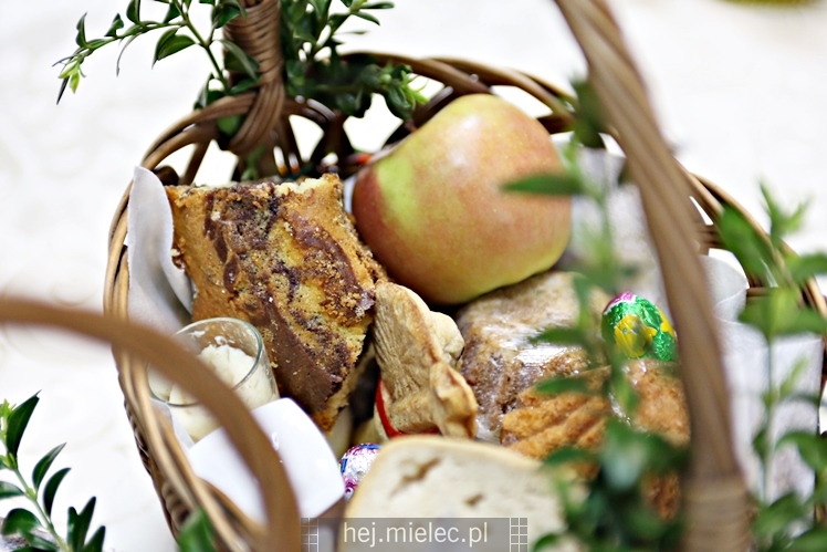 Wielkanoc 2017: Święcenie pokarmów w Domu Ludowym w Złotnikach