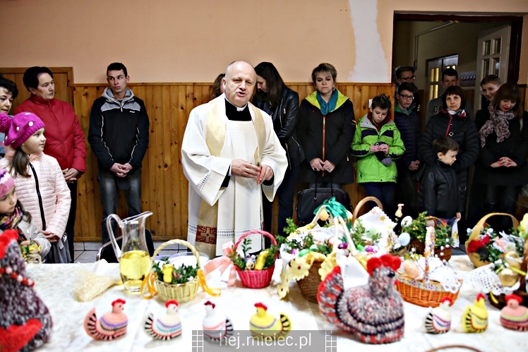 Wielkanoc 2017: Święcenie pokarmów w Domu Ludowym w Złotnikach