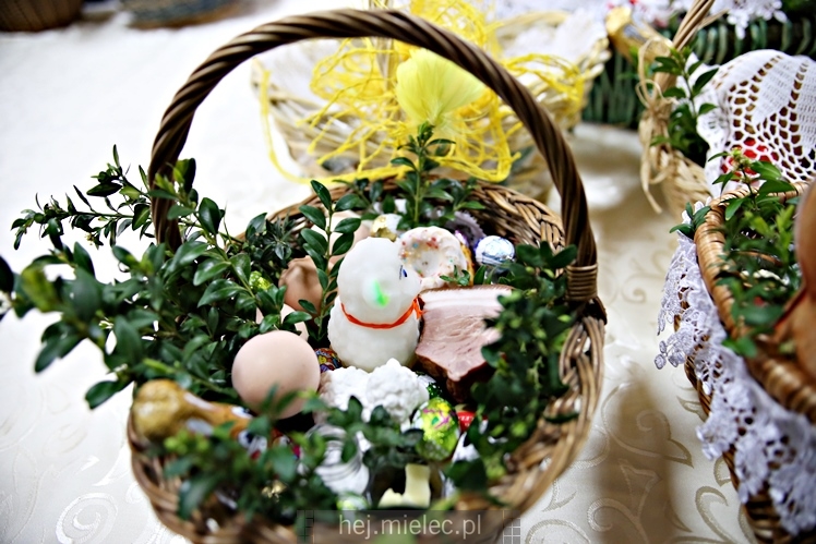 Wielkanoc 2017: Święcenie pokarmów w Domu Ludowym w Złotnikach