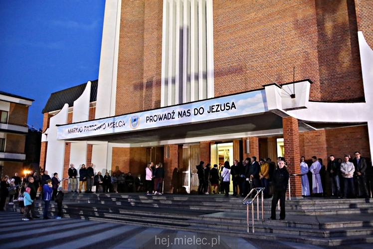 Wielkanoc 2017: Wigilia Paschalna w parafii MBNP