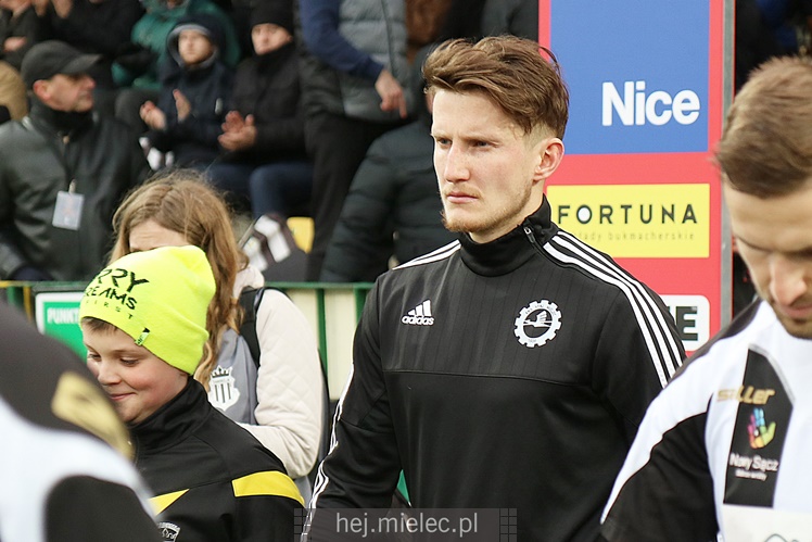 Jedna bramka w Nowym Sączu. Sandecja wygrywa z FKS Stalą Mielec