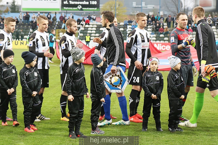 Jedna bramka w Nowym Sączu. Sandecja wygrywa z FKS Stalą Mielec