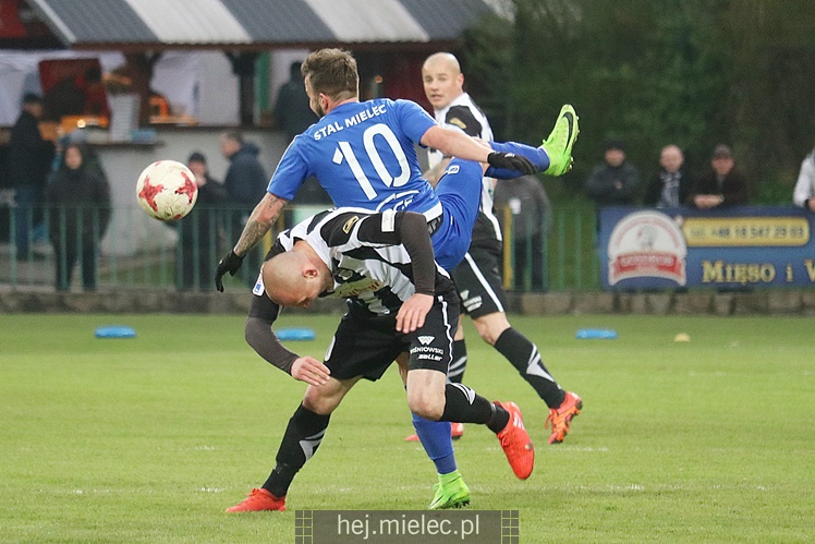 Jedna bramka w Nowym Sączu. Sandecja wygrywa z FKS Stalą Mielec