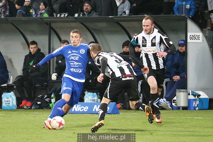 Jedna bramka w Nowym Sączu. Sandecja wygrywa z FKS Stalą Mielec