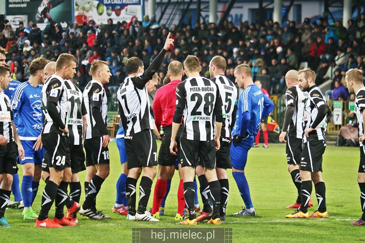 Jedna bramka w Nowym Sączu. Sandecja wygrywa z FKS Stalą Mielec
